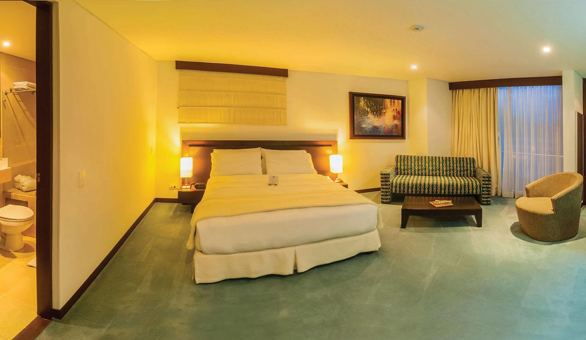 Blue Suites Hotel Богота Екстериор снимка